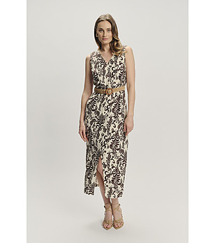 Бежова рокля на кафяв принт снимка