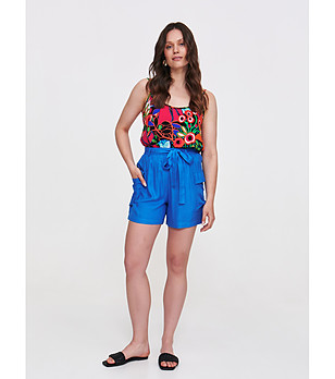 Сини къси панталони с колан и джобове снимка