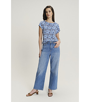 Дамска синя блуза с флорален десен снимка