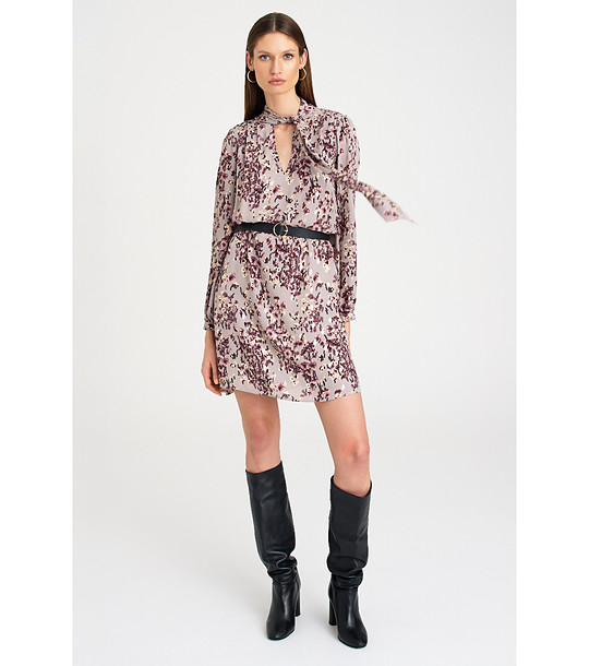 Светлолилава рокля с флорален принт и връзка на врата снимка