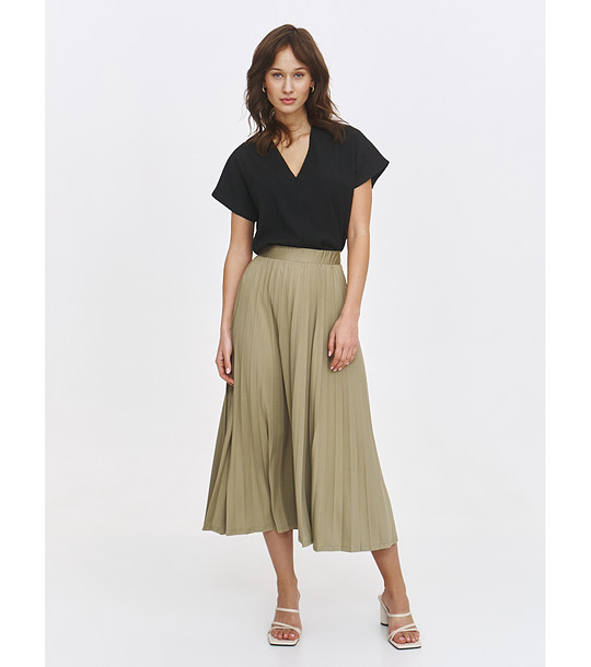 Кадифена плисирана пола миди в бежов цвят снимка