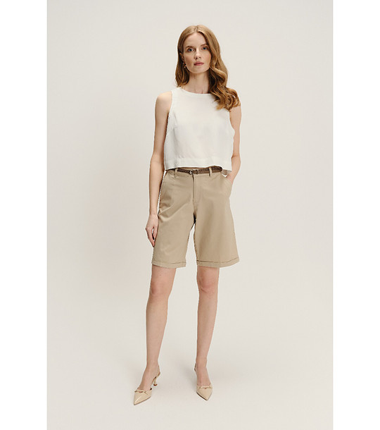 Бежови бермуди с маншет снимка