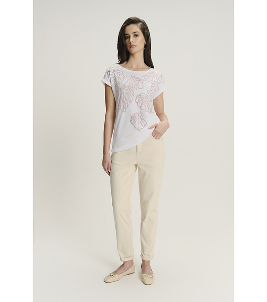 Бяла дамска тениска с къс ръкав и флорална бродерия снимка