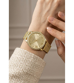 Дамски златист часовник с камъни снимка