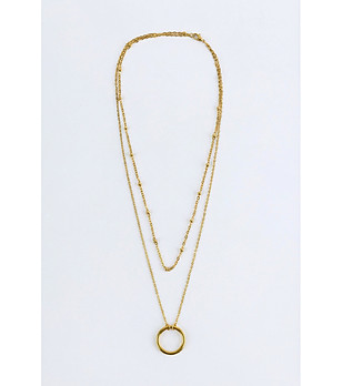 Златисто дамско колие с кръгла висулка снимка