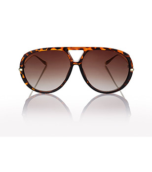 Слънчеви очила в кафяво костенурково снимка