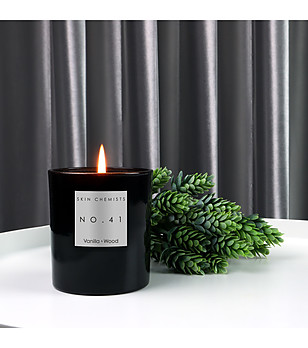 Черна ароматна свещ VANILLA & WOOD NO.41 200 гр снимка
