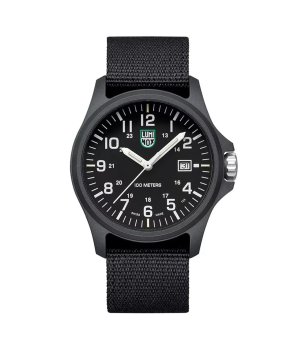 Мъжки черен часовник с найлонова каишка Luminox снимка