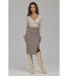 Бежова блуза с V-образно деколте и набран детайл-3 снимка