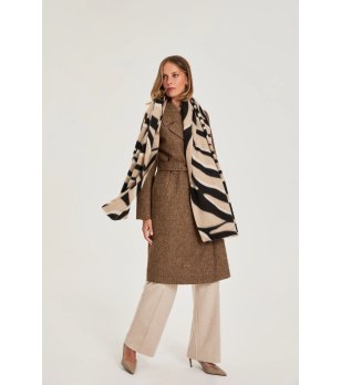 Дамски черен шал снимка